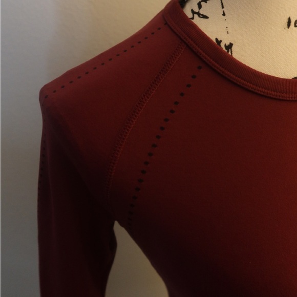 Workout Top - Picture 2 of 5